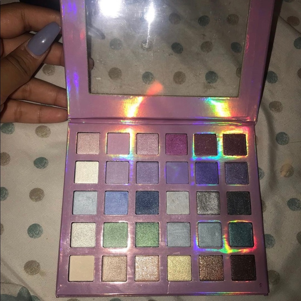 Eyeshadow palette